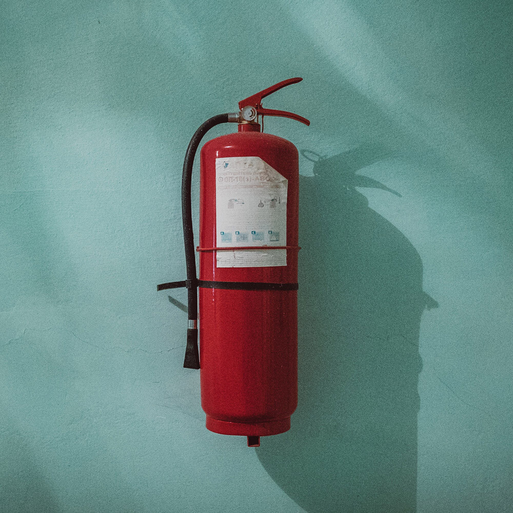Powder fire extinguisher