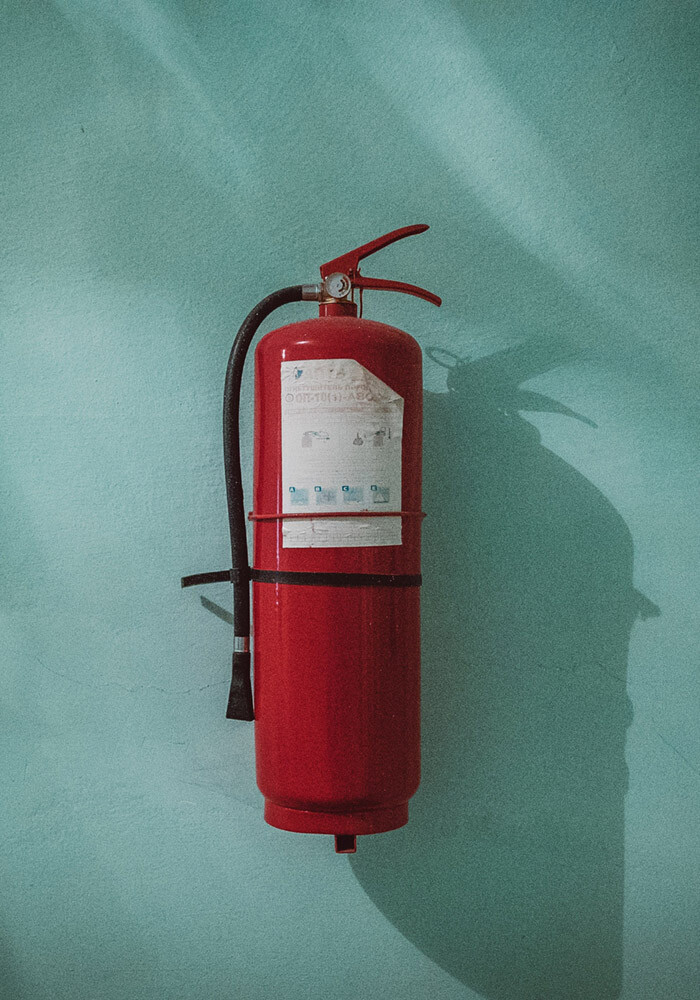 Powder fire extinguisher